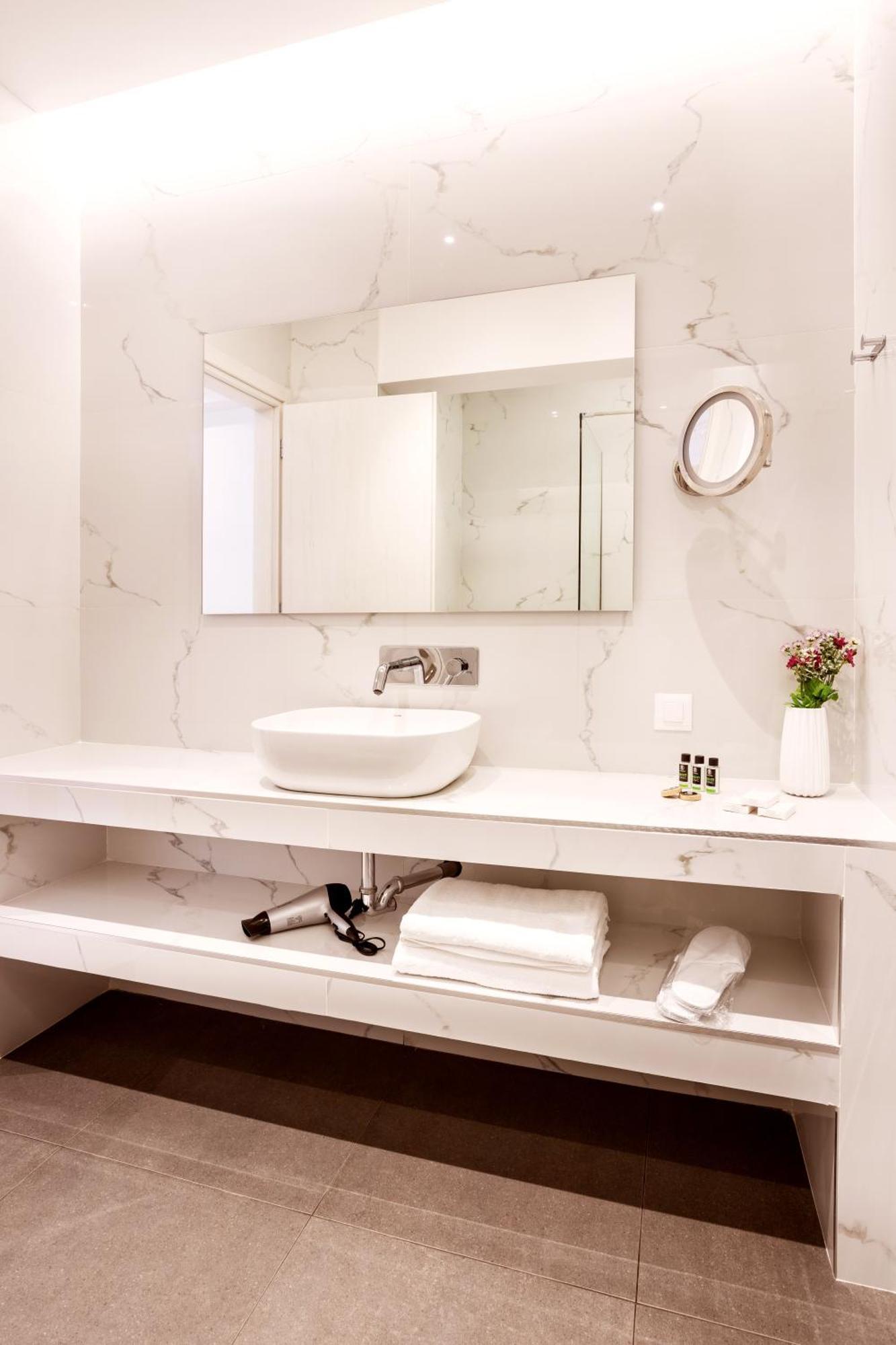 Days City Suites Athena Bagian luar foto