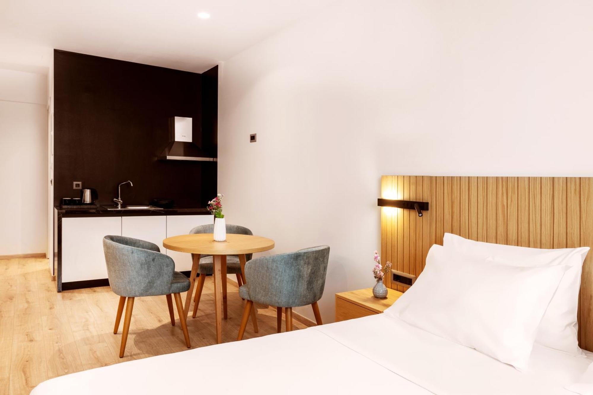 Days City Suites Athena Bagian luar foto